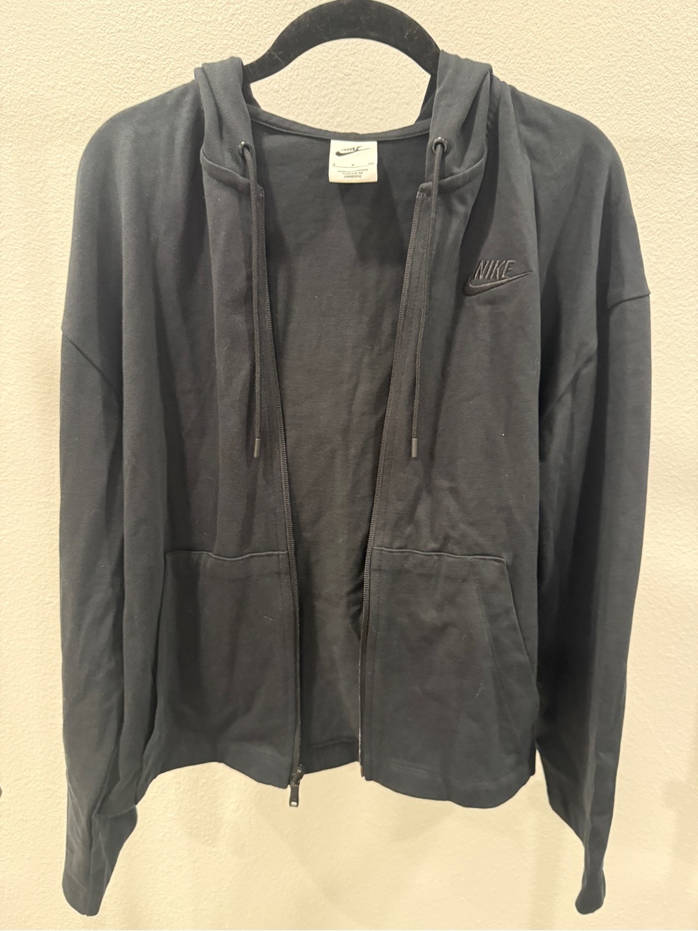 Nike Black zip up hoodie Sweatshirt with Branded Tag and logo